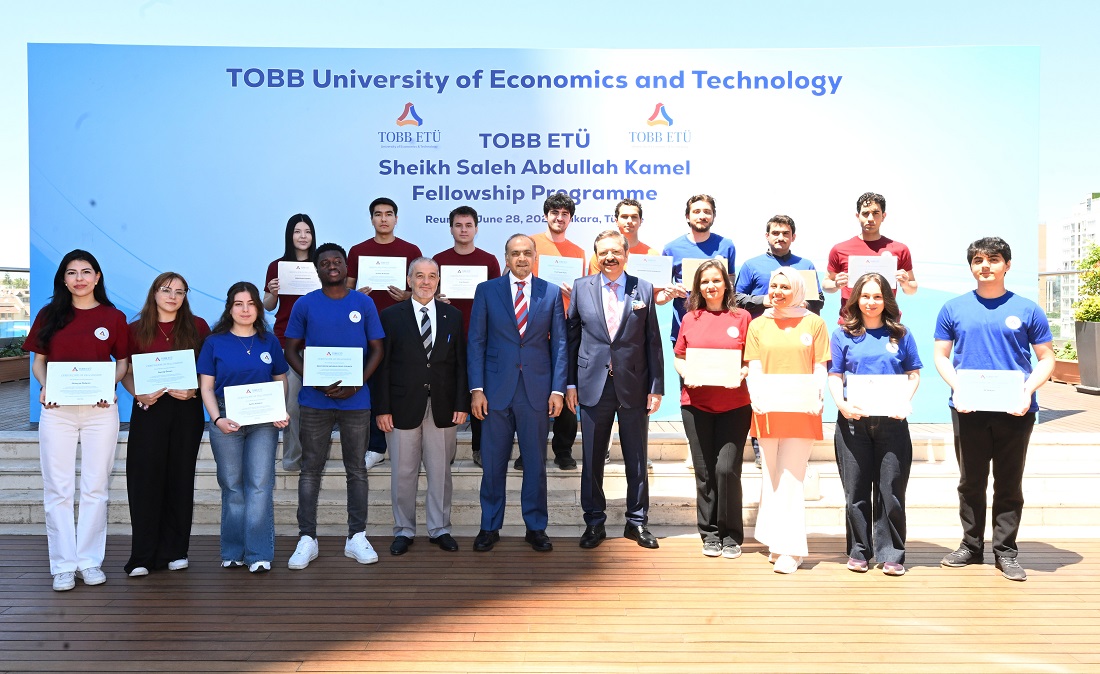 Hisarcıklıoğlu, Saleh Abdullah Kamel Burs Programı katkısıyla TOBB ETÜ’de okuyan öğrencilerle bir araya geldi